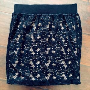 Forever 21 Black & Nude Lace Mini Pencil Skirt | Size: S